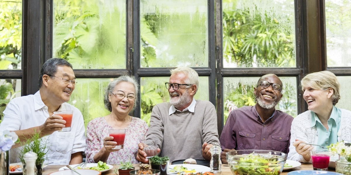 Older adult community dining